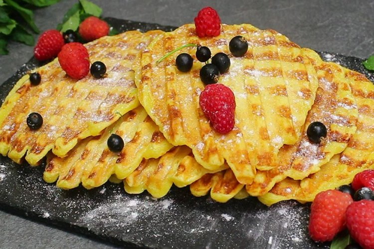 Gofres de requesón con leche condensada a la parrilla