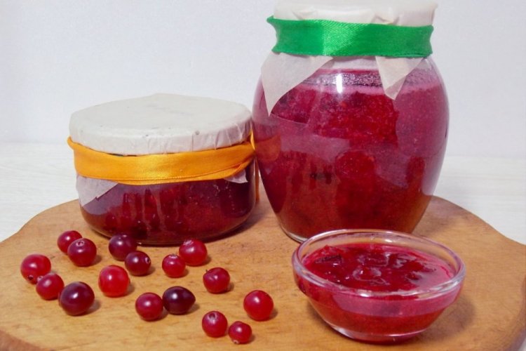 Lingonberries with Sugar (No Cooking)