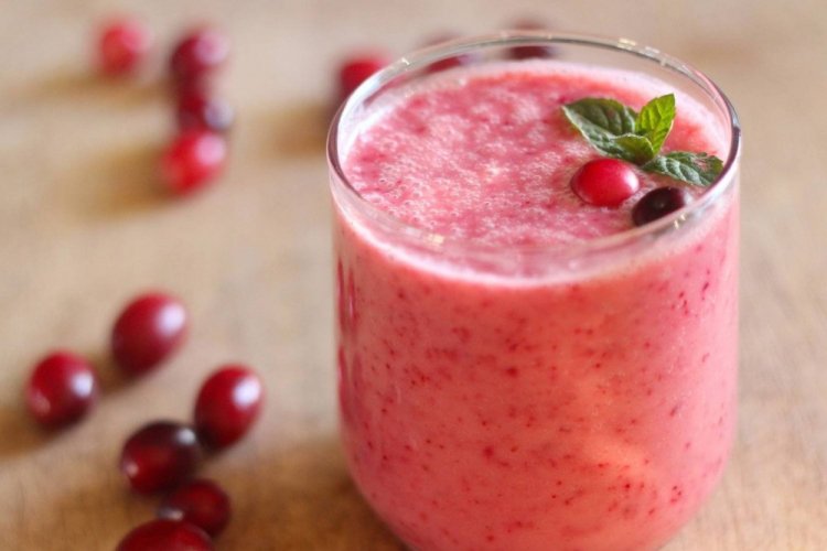 Lingonberry Cocktail with Ice Cream