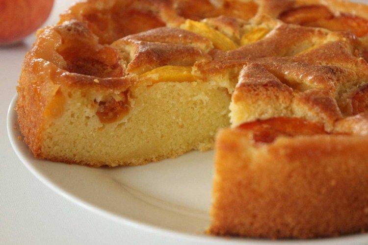 Pastel de nectarinas con cobertura
