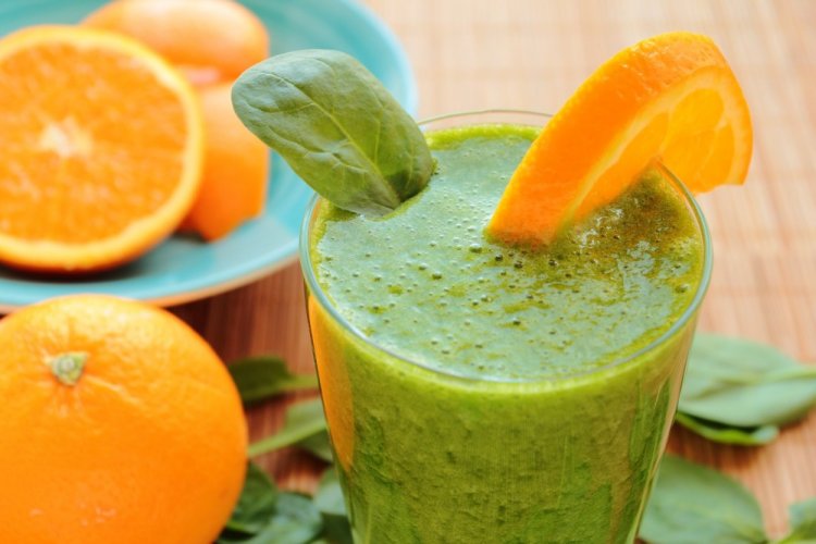 Smoothie de espinacas y naranja