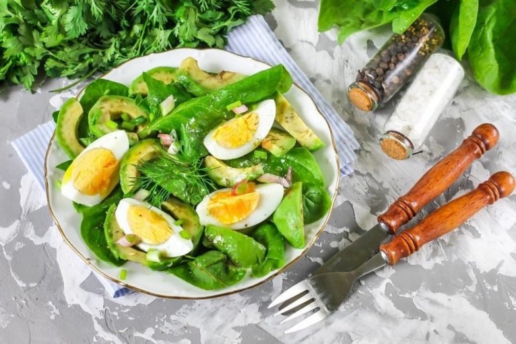 Ensalada de espinacas y aguacate