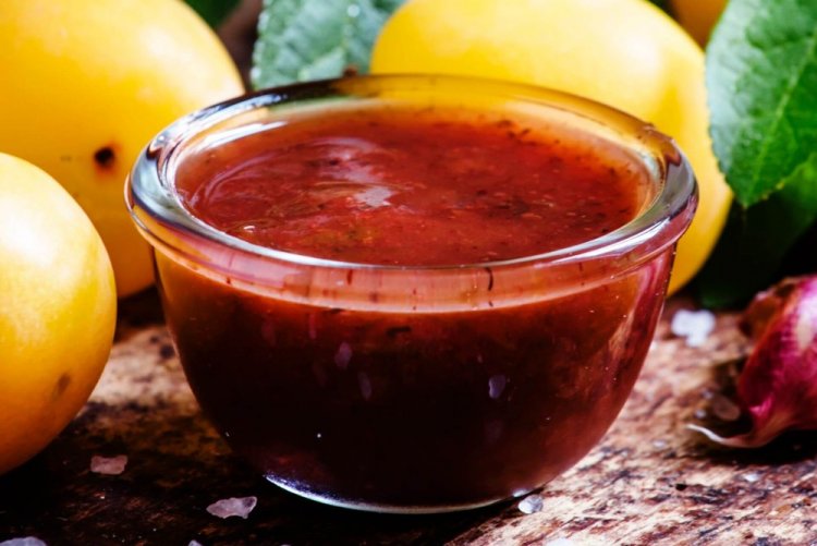 Kétchup con ciruela amarilla para el invierno
