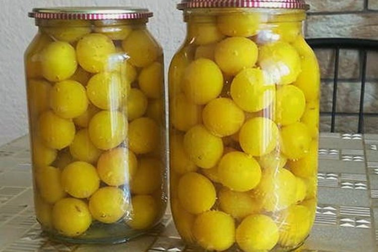 Ciruela amarilla en almíbar