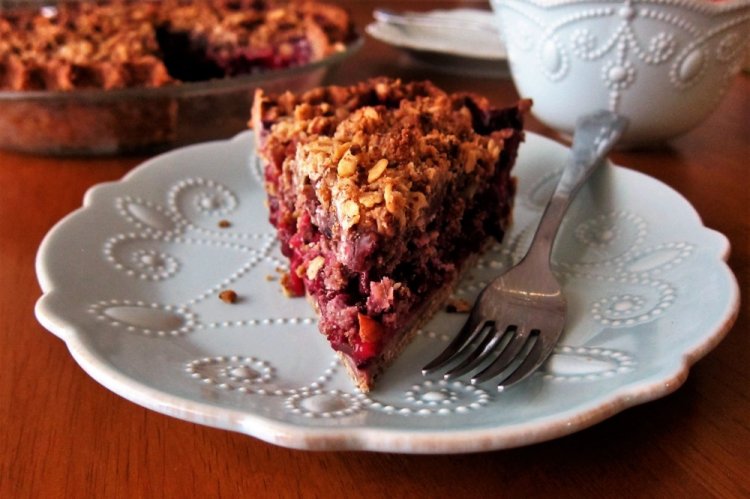 Cherry and Oatmeal Pie