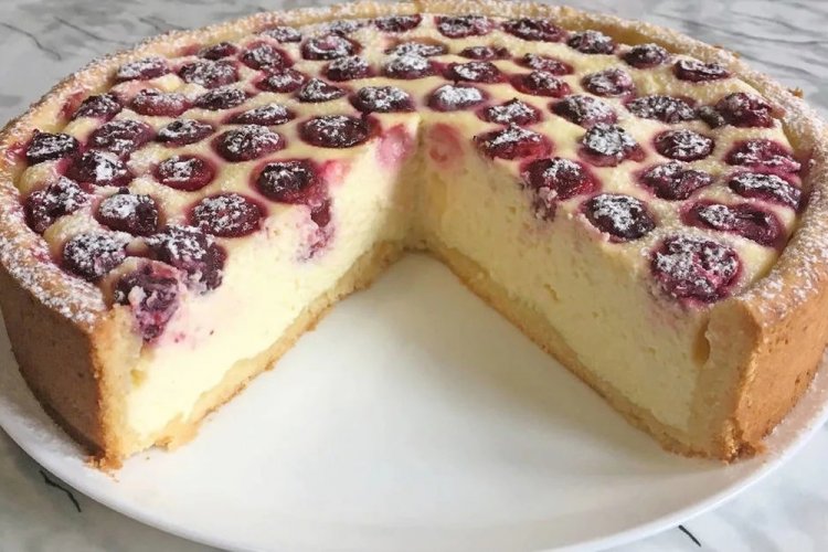 Cherry and Cottage Cheese Pie