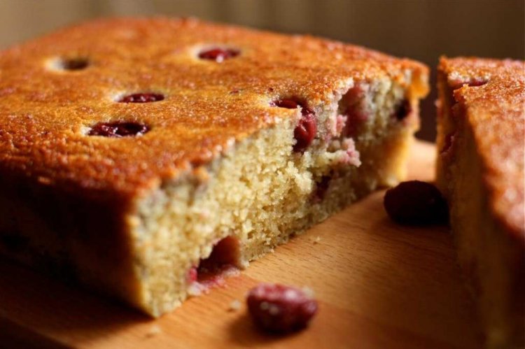 Semolina and Cherry Pie