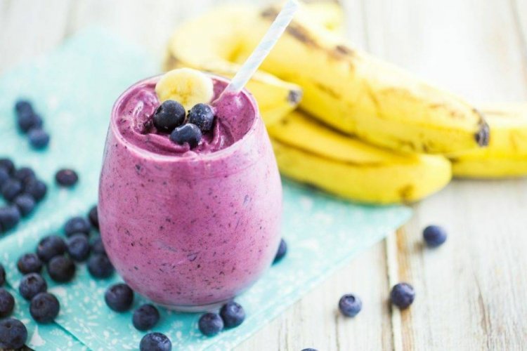 Blueberry and Celery Smoothie