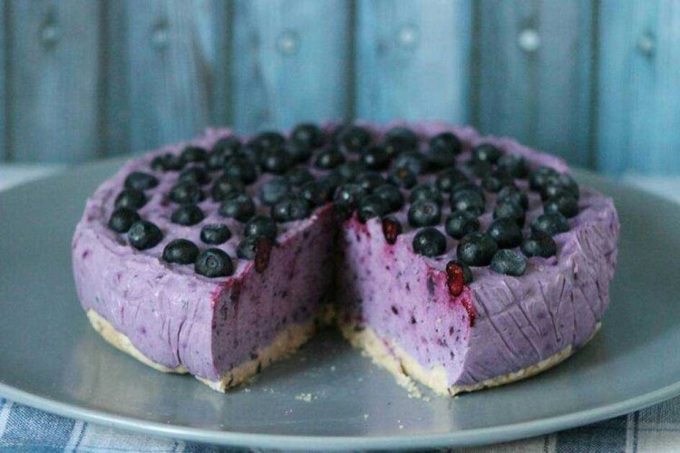 No-Bake Cottage Cheese and Blueberry Cake