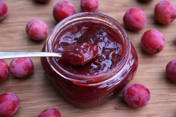 Sugar-Free Plums for Winter