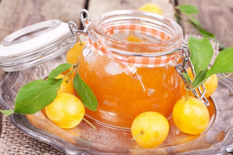 Plum and Zucchini Jam for Winter
