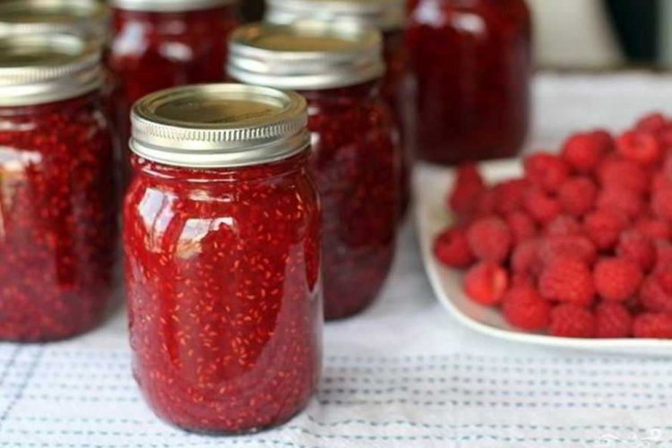 Five-Minute Tibetan Raspberry Jam for Winter