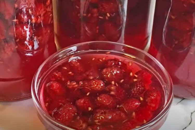 Tibetan Raspberry Jam in Sugar Syrup for Winter