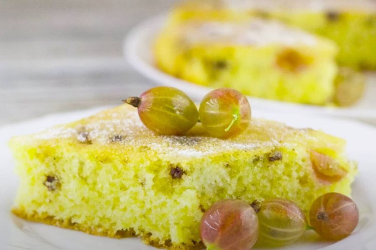 Gooseberry Pie with Cream and Corn Flour