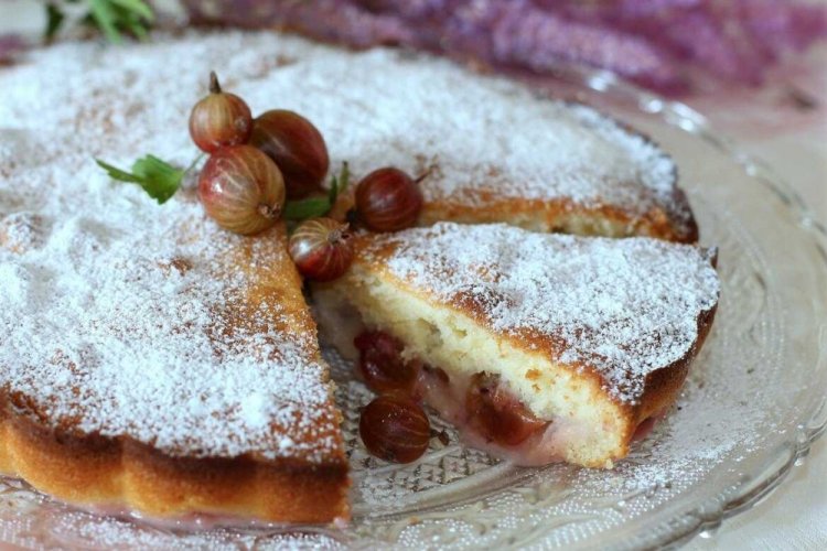 Yogurt Gooseberry Pie