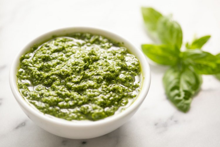 Salsa pesto de albahaca