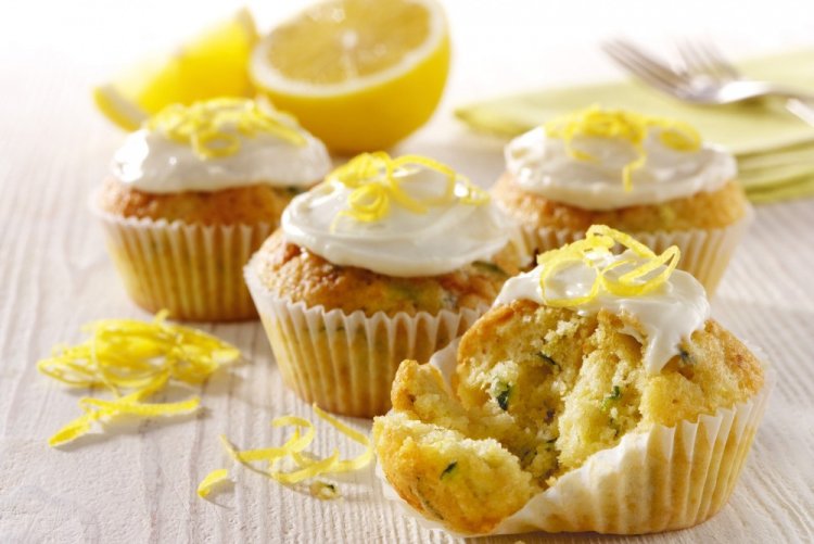 Muffins de limón con albahaca