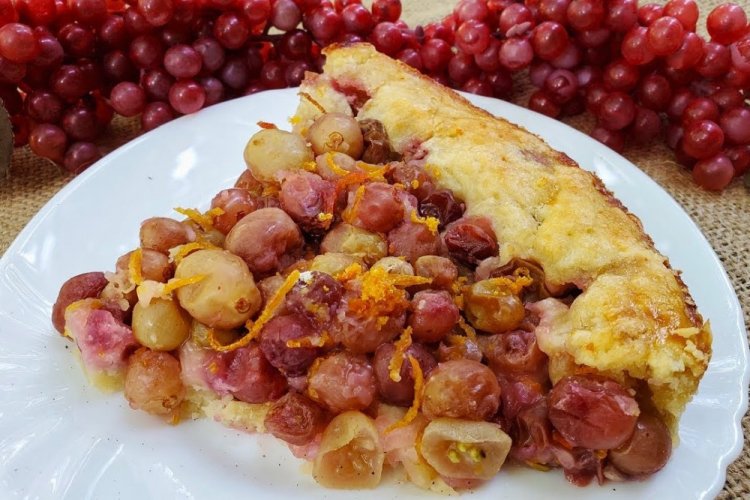 Puff Pastry Tart with Grapes