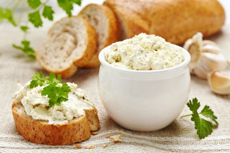 Cheese Spread with Grapes
