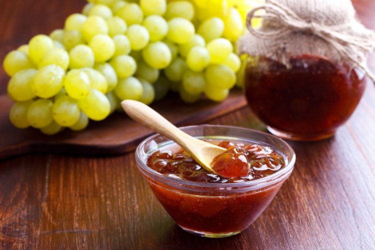 Vanilla Grape Jam for Winter