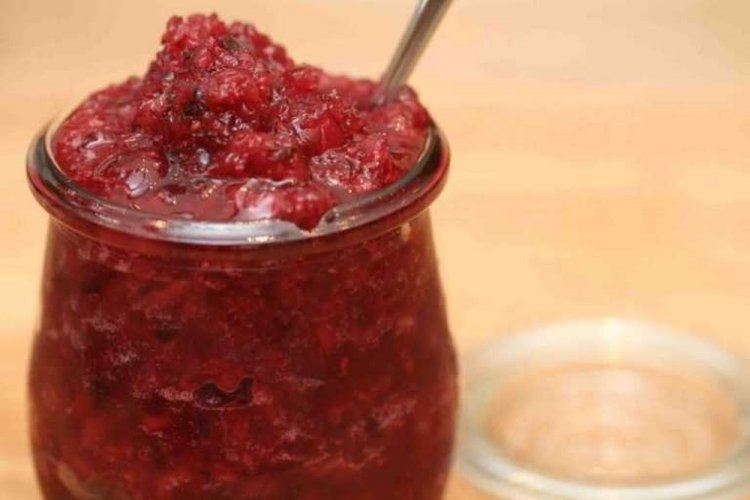 Barberry Sauce with Herbs for Winter