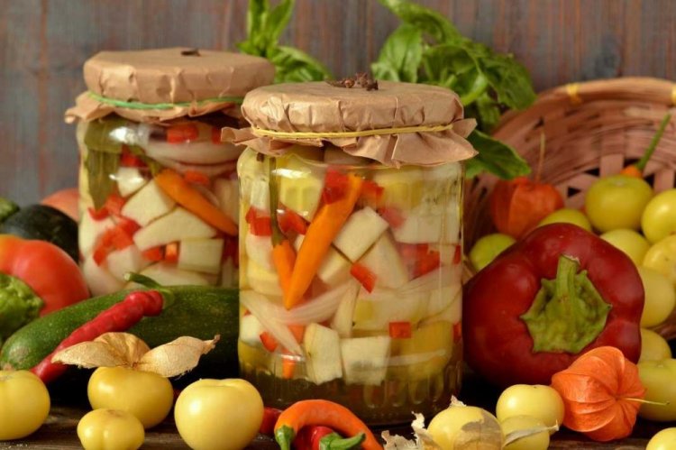 Vegetable Salad with Physalis for Winter