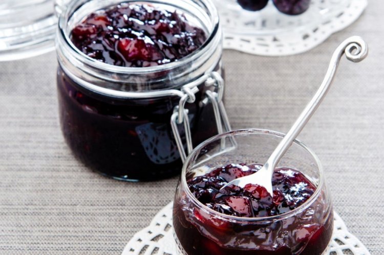 Isabella Grape and Onion Confiture for Winter