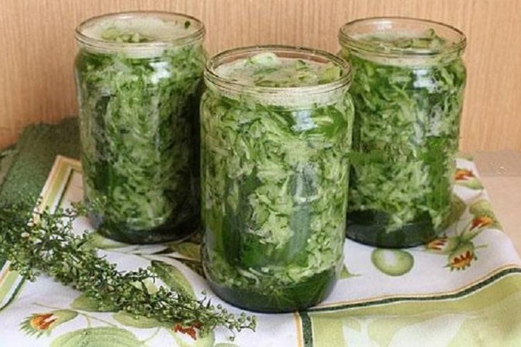 Grated Cucumbers with Garlic for Winter