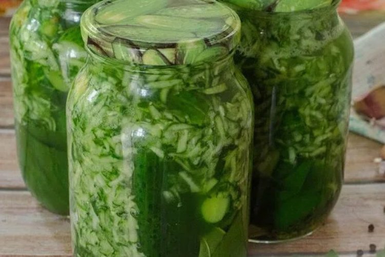 Grated Cucumbers with Grapes for Winter