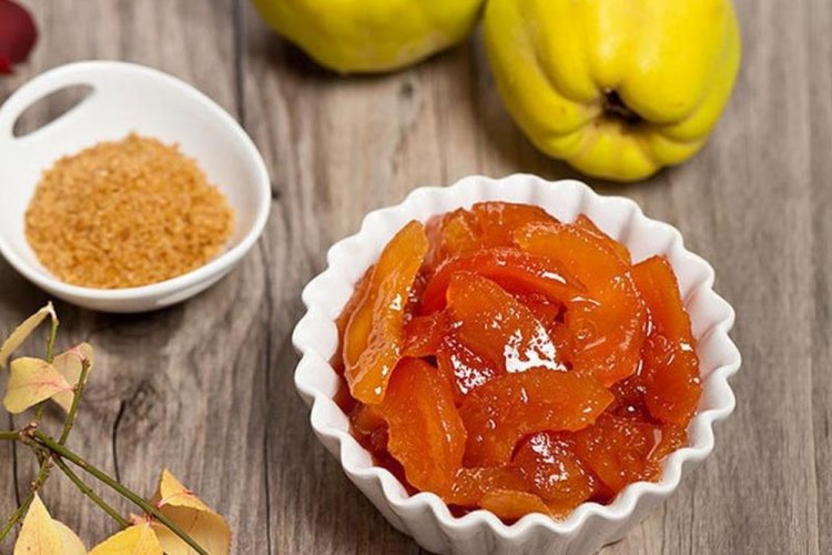 Quince Jam with Slices for Winter