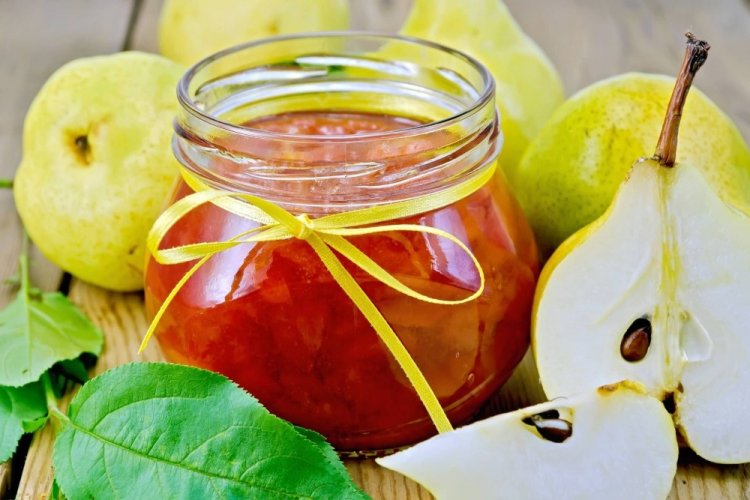 Pear and Quince Jam for Winter