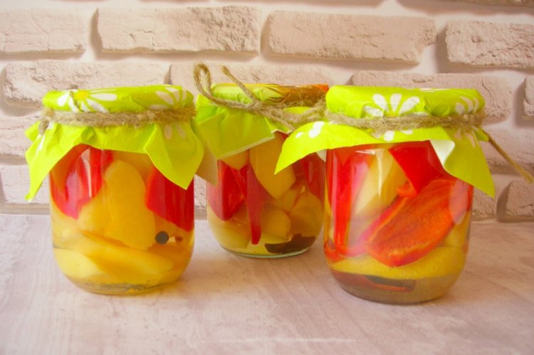 Pickled Quince with Bell Pepper