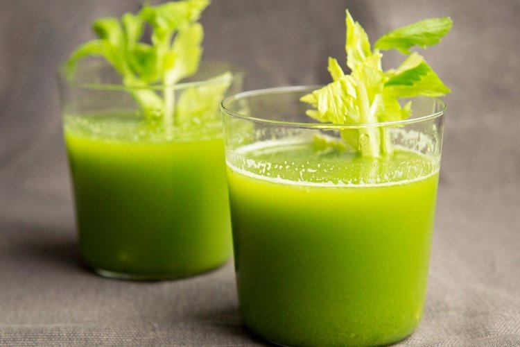 Celery Juice with Apples and Orange