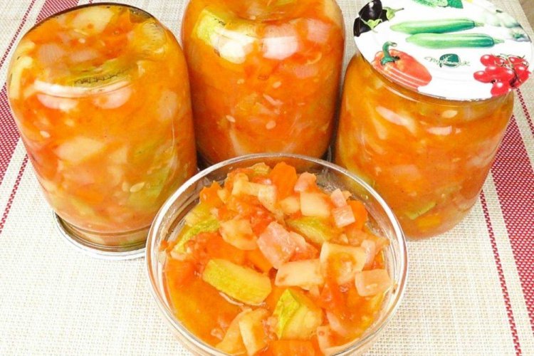 Ensalada de calabacín y apio para el invierno