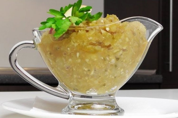 Adzhika de manzanas y apio