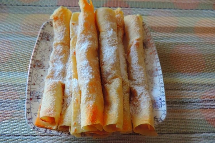 Lavash con manzanas en sartén