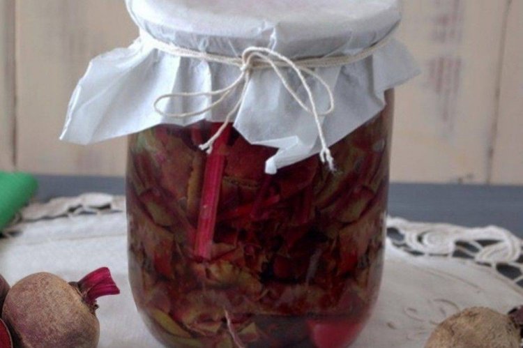 Hojas de remolacha cocidas para el invierno