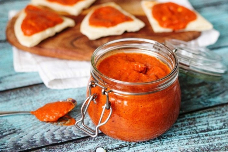Ajvar con pimiento picante para el invierno