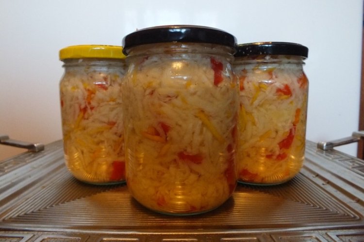 Rábano con pimiento morrón para el invierno