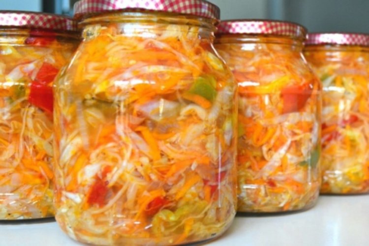 Ensalada de rábano y verduras para el invierno