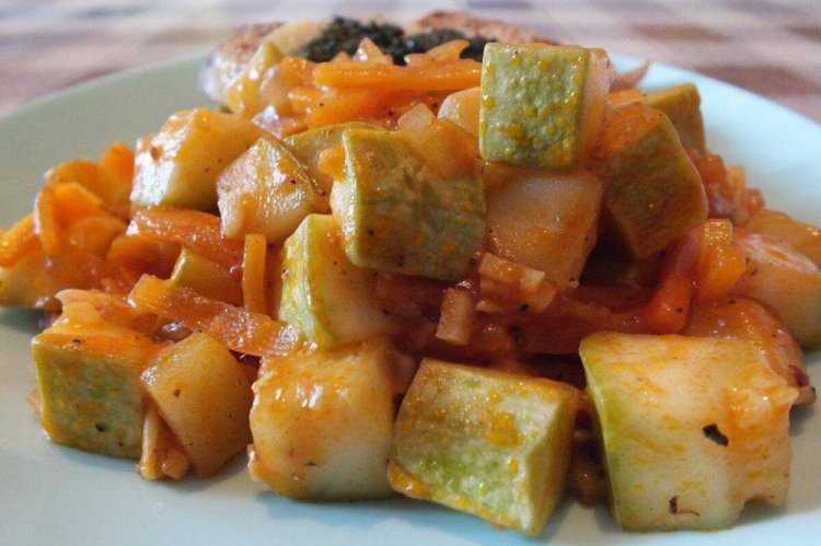 Apple and Zucchini Side Dish