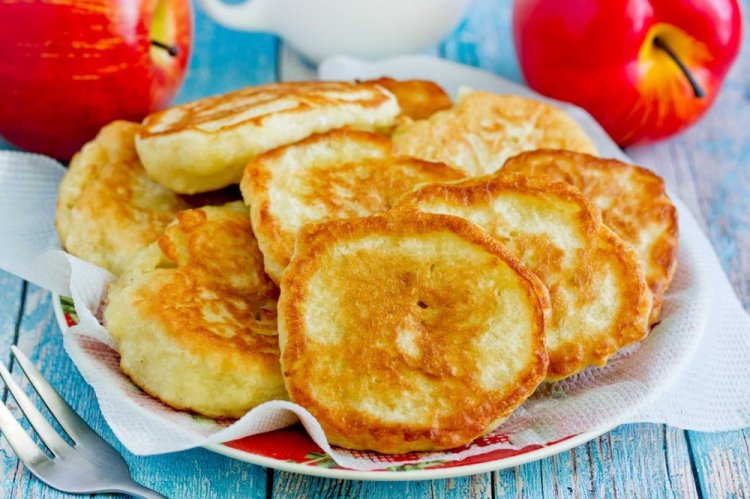 Kefir Pancakes with Apples