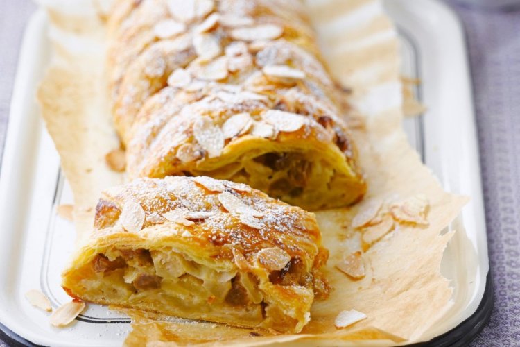 Apple Strudel with Phyllo Dough