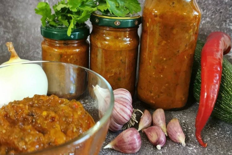 Ajika de calabacín para el invierno