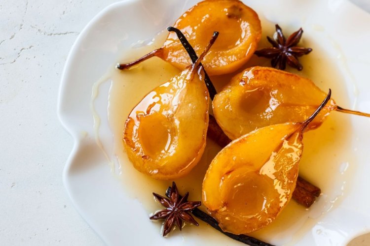 Caramelized Pears in a Pan