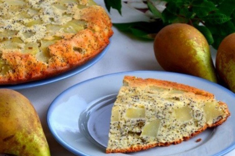 Poppy Seed and Pear Pie