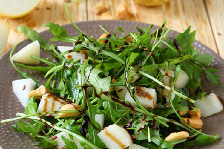 Salad with Pear and Arugula