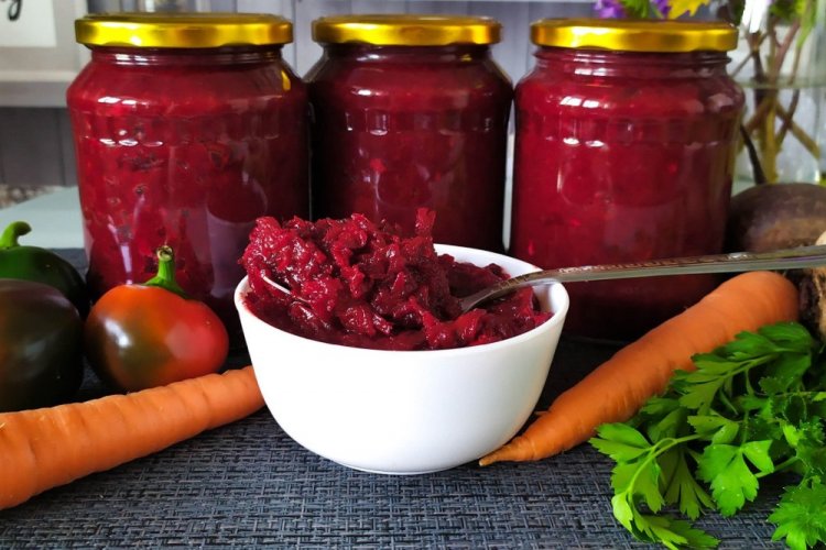 Ensalada de remolacha con pimiento morrón para el invierno