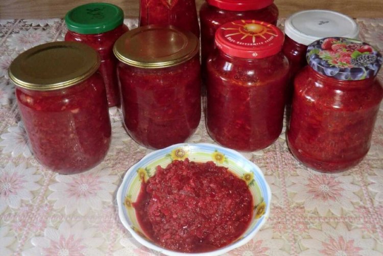 Caviar de remolacha en tomate para el invierno