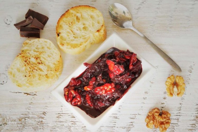 Mermelada de remolacha con chocolate y nueces